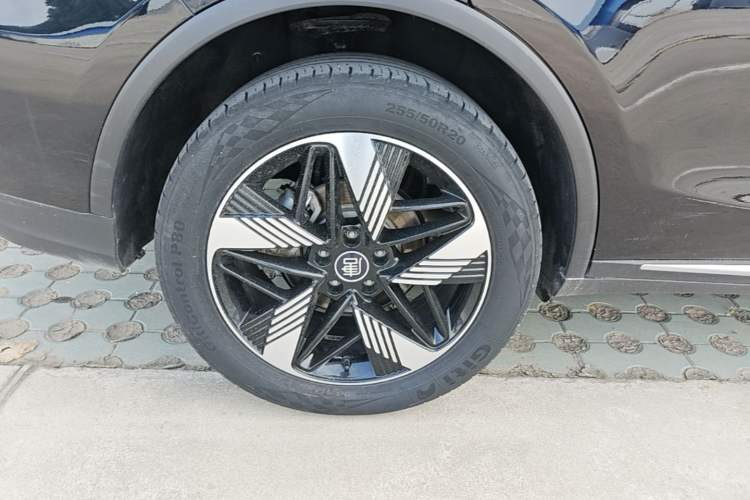 Used BYD Tang New Energy 2024 DM-i Glory Edition 112KM Prestige Model Right Rear Wheel Hub