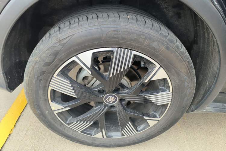 Used BYD Tang New Energy 2024 DM-i Glory Edition 112KM Flagship Model Right Rear Wheel Hub