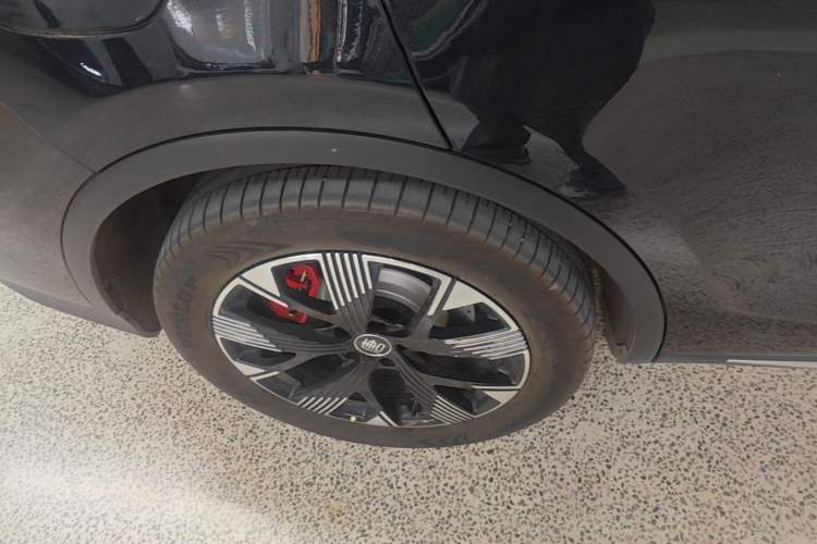 Used BYD Tang New Energy 2024 DM-p Champion Edition 215 km All-Wheel-Drive Flagship Model Right Rear Wheel Hub