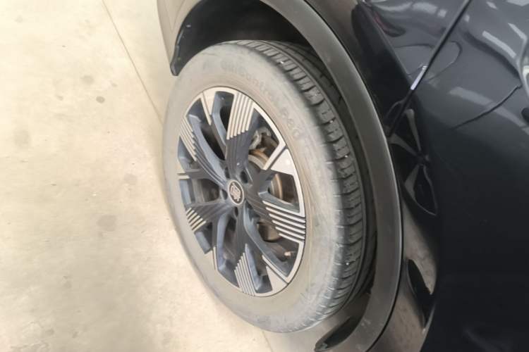 Used BYD Tang New Energy 2024 DM-i Glory Edition 112KM Flagship Model Right Rear Wheel Hub