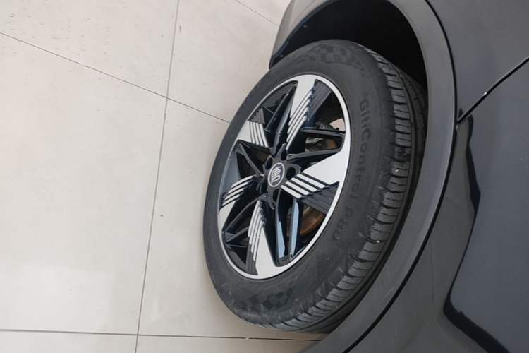 Used BYD Tang New Energy 2024 DM-i Glory Edition 112KM Prestige Model Right Rear Wheel Hub