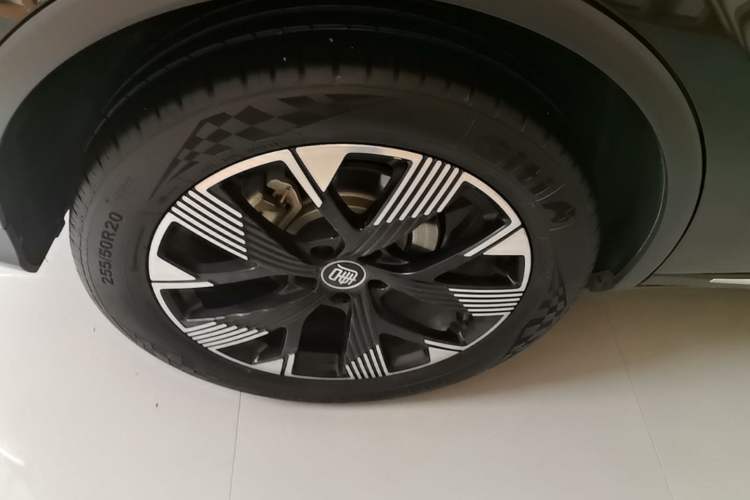 Used BYD Tang New Energy 2024 DM-i Glory Edition 112KM Flagship Model Right Rear Wheel Hub