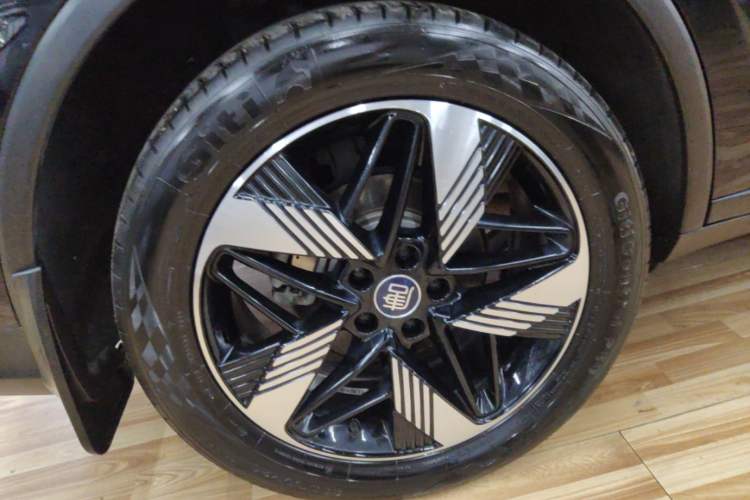 Used BYD Tang New Energy 2024 DM-i Glory Edition 112KM Prestige Model Right Rear Wheel Hub