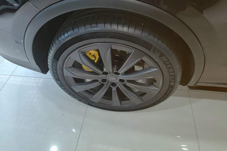 Used BYD Tang New Energy 2024 DM-p War God Edition Right Rear Wheel Hub