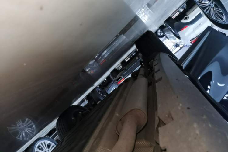 Used BYD Tang New Energy 2024 DM-i Glory Edition 112KM Prestige Model Right Side Sill