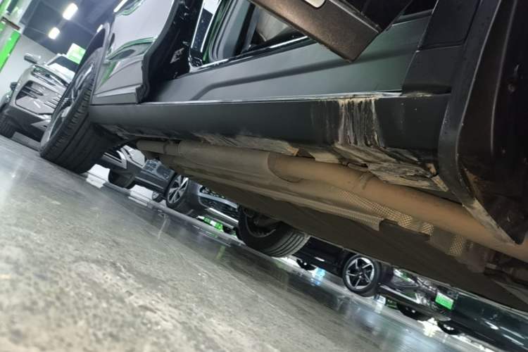 Used BYD Tang New Energy 2024 DM-i Glory Edition 112KM Prestige Model Right Side Sill