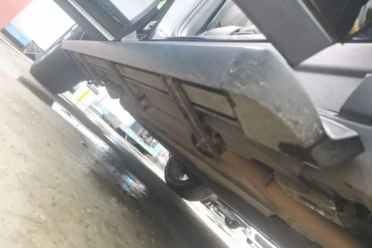 Used BYD Tang New Energy 2024 DM-i Glory Edition 112KM Prestige Model Right Side Sill