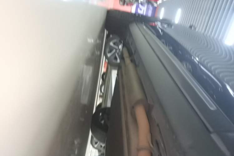 Used BYD Tang New Energy 2024 DM-i Glory Edition 112KM Prestige Model Right Side Sill