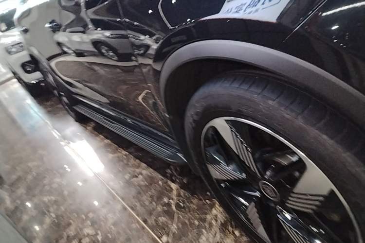 Used BYD Tang New Energy 2024 DM-i Glory Edition 112KM Prestige Model Right Side Sill