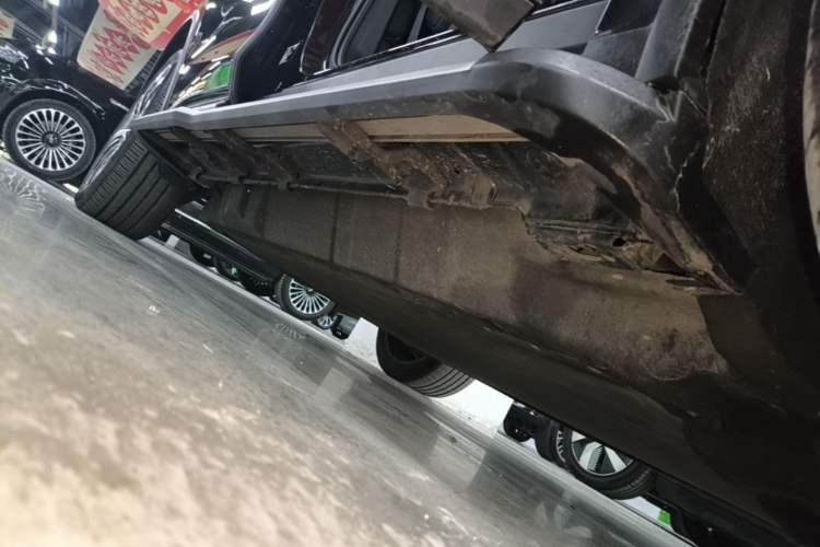 Used BYD Tang New Energy 2024 EV Champion Edition 635 km All-Wheel-Drive Flagship Model Right Side Sill