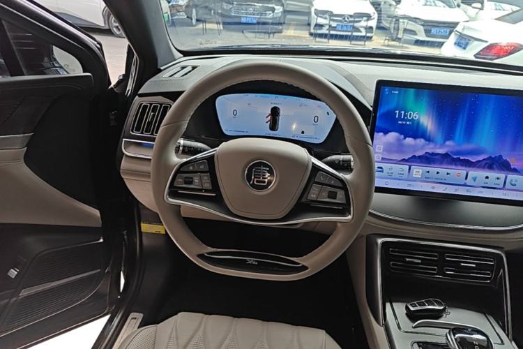 Used BYD Tang New Energy 2024 DM-i Glory Edition 112KM Prestige Model Steering Wheel