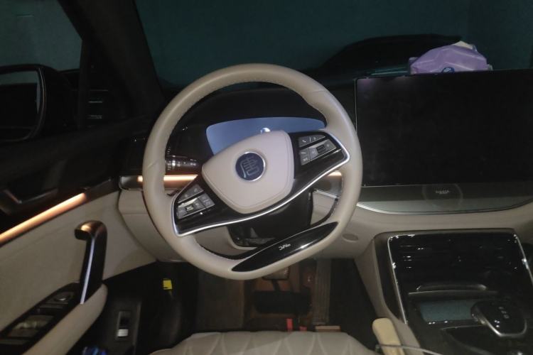 Used BYD Tang New Energy 2024 DM-i Glory Edition 112KM Prestige Model Steering Wheel