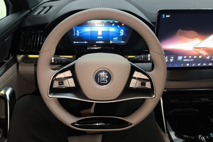 Used BYD Tang New Energy 2024 DM-i Glory Edition 112KM Prestige Model Steering Wheel