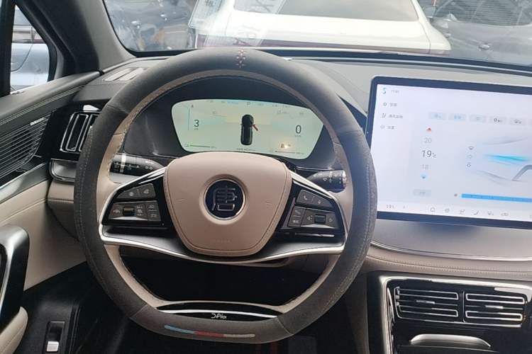 Used BYD Tang New Energy 2024 DM-i Glory Edition 112KM Prestige Model Steering Wheel