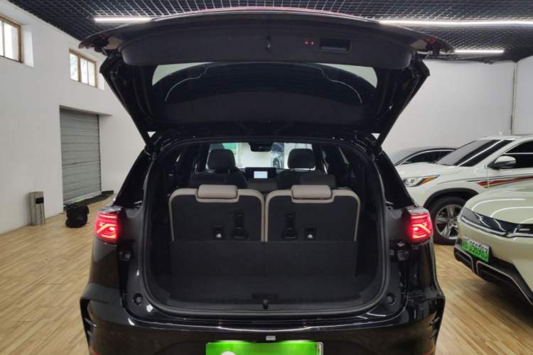 Used BYD Tang New Energy 2024 DM-i Glory Edition 112KM Prestige Model Trunk