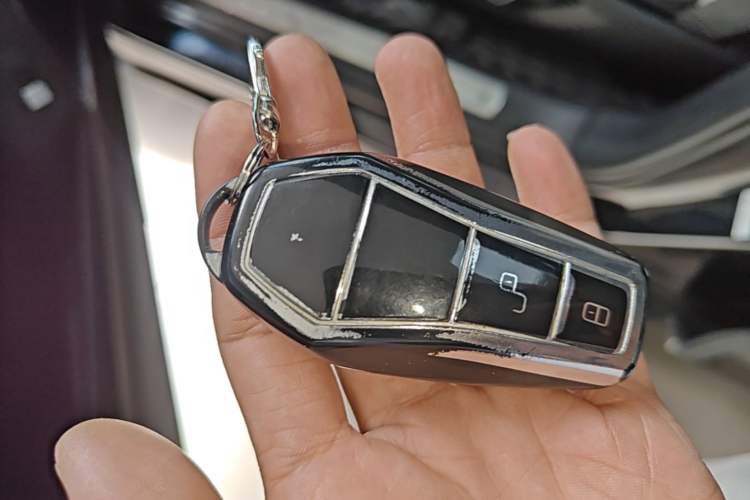 Used BYD Tang New Energy 2024 DM-i Glory Edition 112KM Prestige Model Vehicle Key