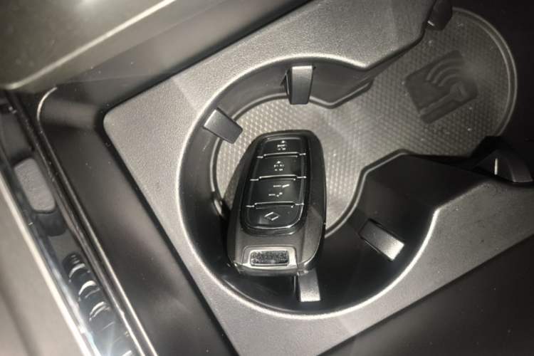 Used BYD Tang New Energy 2024 DM-i Glory Edition 112KM Flagship Model Vehicle Key