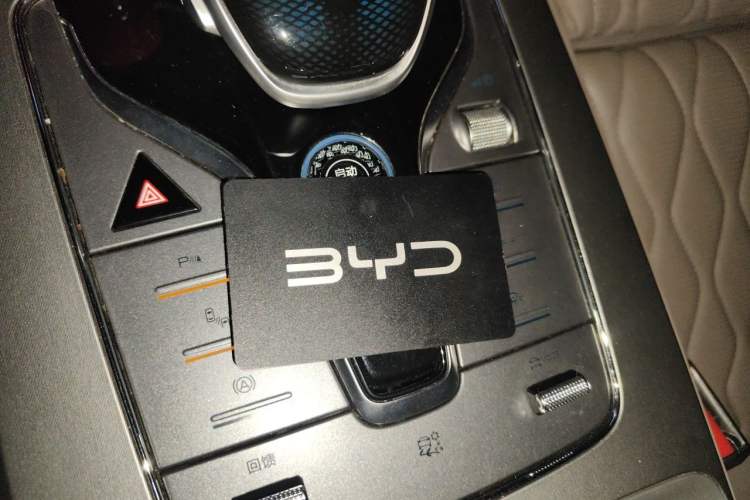 Used BYD Tang New Energy 2024 EV Glory Edition 600KM Premium Model Vehicle Key