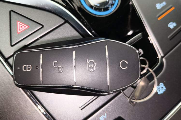 Used BYD Tang New Energy 2024 DM-i Glory Edition 112KM Flagship Model Vehicle Key