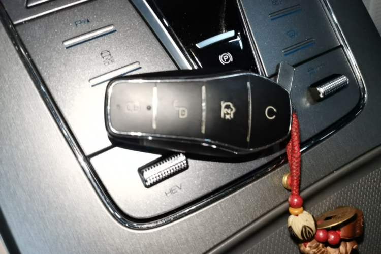 Used BYD Tang New Energy 2024 DM-i Glory Edition 112KM Prestige Model Vehicle Key