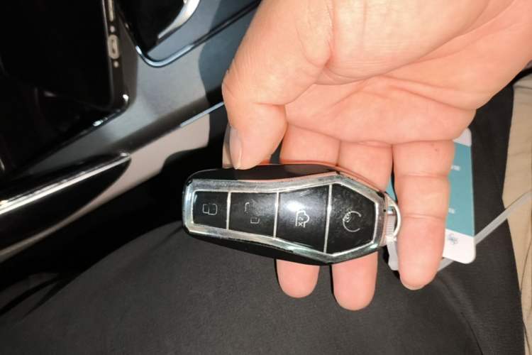 Used BYD Tang New Energy 2024 DM-i Glory Edition 112KM Prestige Model Vehicle Key