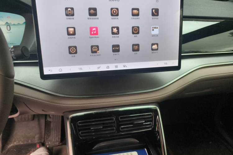Used BYD Tang New Energy 2024 DM-i Glory Edition 112KM Flagship Model Audio And AC Panel