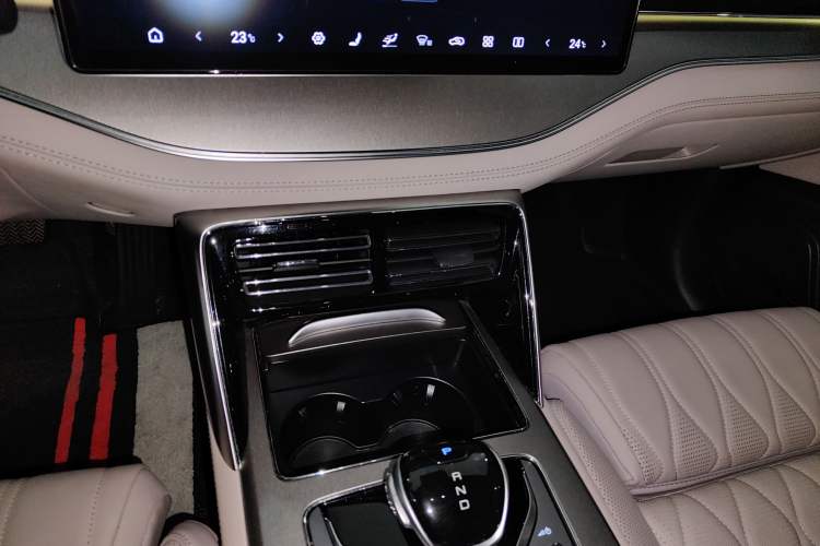Used BYD Tang New Energy 2024 DM-i Glory Edition 112KM Flagship Model Audio And AC Panel