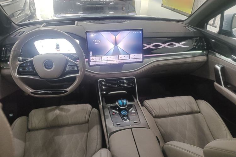 Used BYD Tang New Energy 2024 DM-p Champion Edition 215 km All-Wheel-Drive Flagship Model Center Console