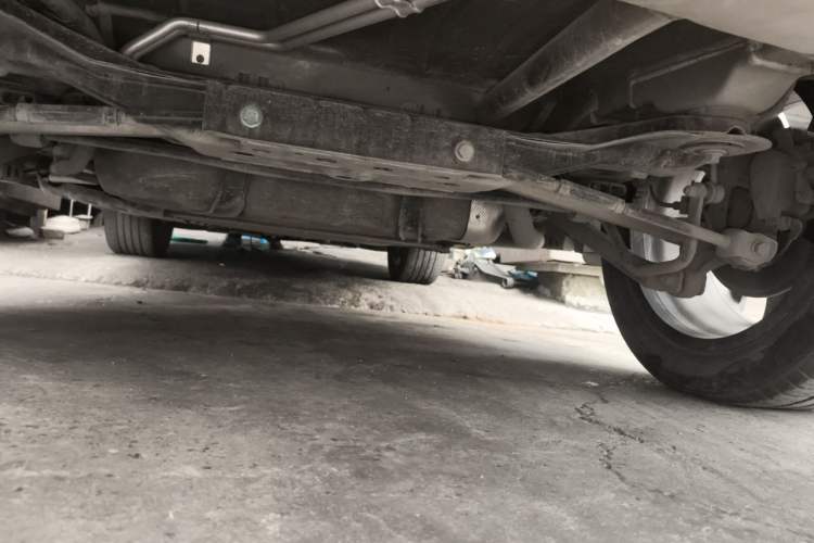 Used BYD Tang New Energy 2024 DM-i Glory Edition 112KM Flagship Model Chassis Rear