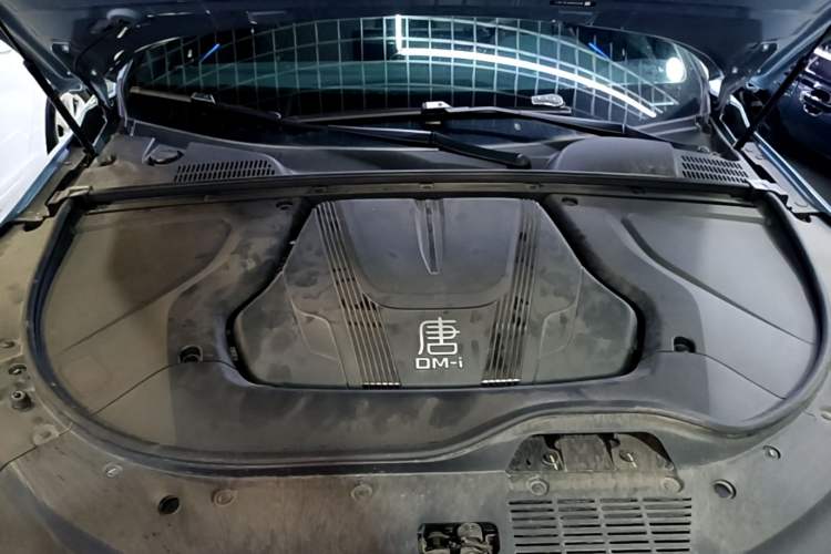 Used BYD Tang New Energy 2024 DM-i Glory Edition 112KM Prestige Model Engine Bay