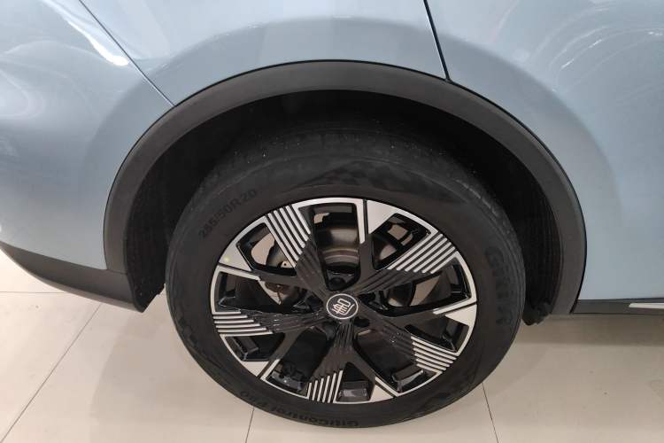 Used BYD Tang New Energy 2024 DM-i Glory Edition 112KM Flagship Model Exterior 3