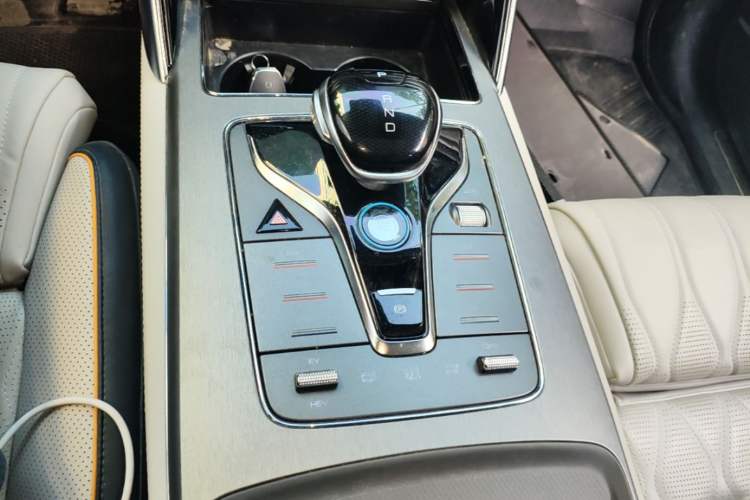 Used BYD Tang New Energy 2024 DM-p Champion Edition 215 km All-Wheel-Drive Flagship Model Gear Lever