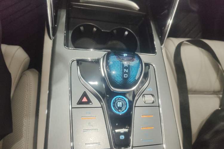 Used BYD Tang New Energy 2024 DM-p Champion Edition 215 km All-Wheel-Drive Flagship Model Gear Lever