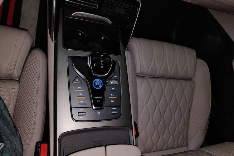Used BYD Tang New Energy 2024 DM-i Glory Edition 112KM Flagship Model Gear Lever