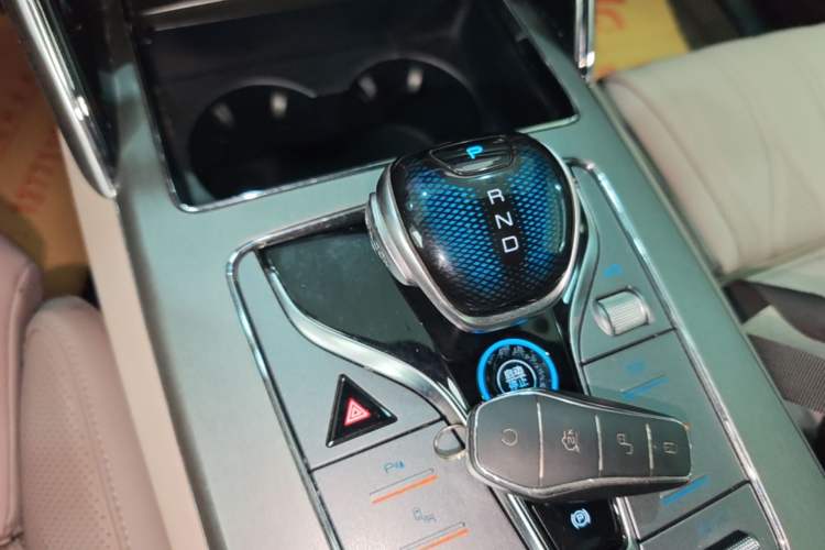 Used BYD Tang New Energy 2024 DM-p Champion Edition 215 km All-Wheel-Drive Flagship Model Gear Lever