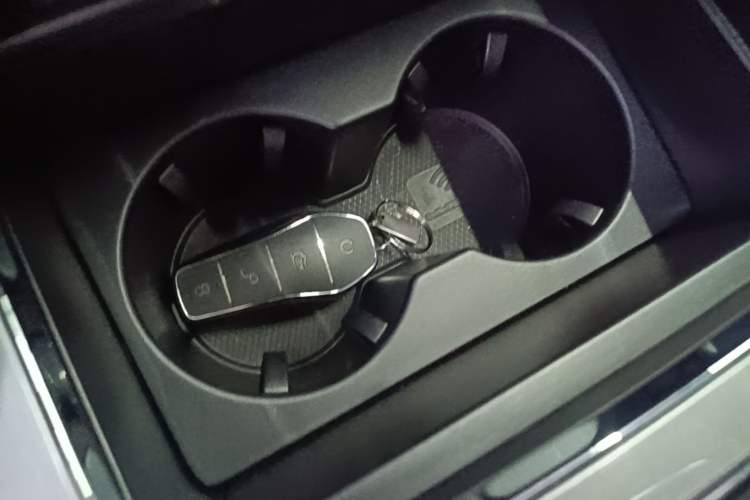Used BYD Tang New Energy 2024 DM-p Champion Edition 215 km All-Wheel-Drive Flagship Model Interior 1