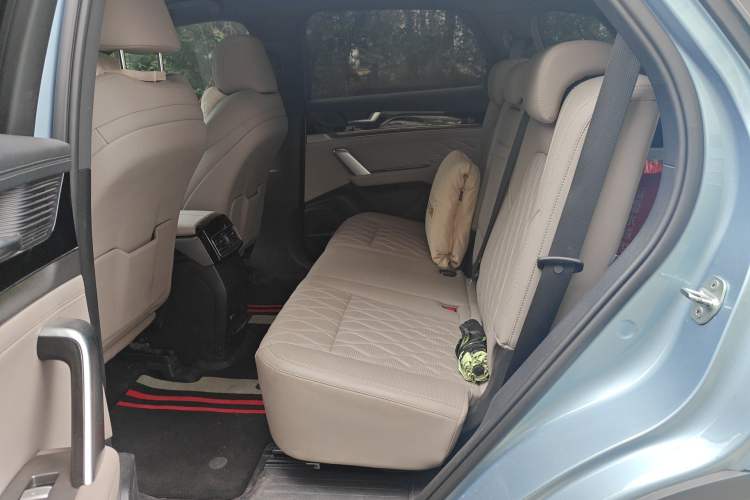 Used BYD Tang New Energy 2024 DM-i Glory Edition 112KM Prestige Model Interior 4