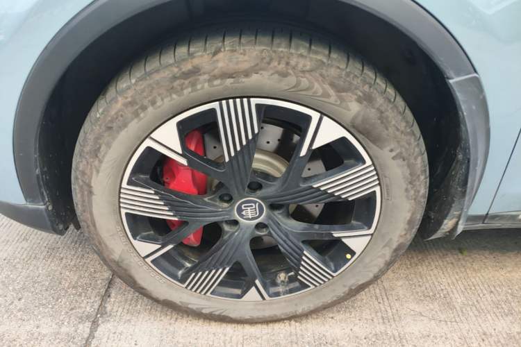 Used BYD Tang New Energy 2024 DM-p Champion Edition 215 km All-Wheel-Drive Flagship Model Left Front Wheel Hub