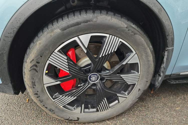 Used BYD Tang New Energy 2024 DM-p Champion Edition 215 km All-Wheel-Drive Flagship Model Left Front Wheel Hub
