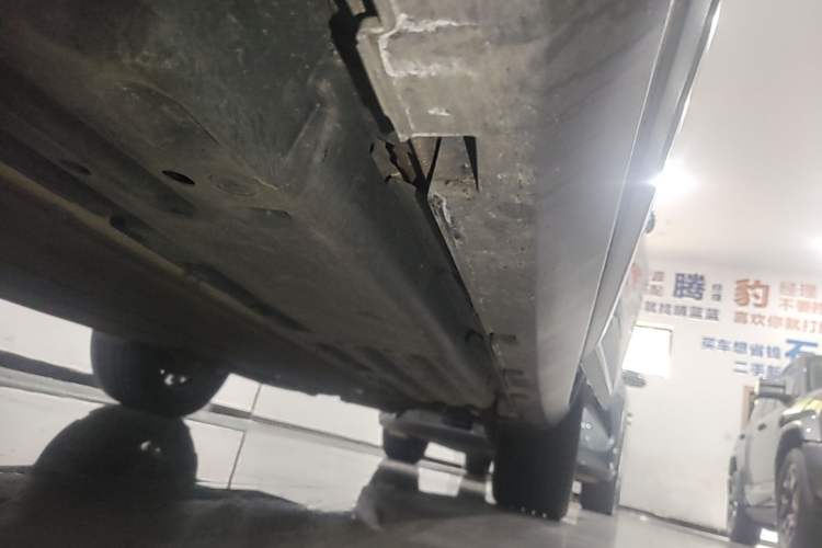 Used BYD Tang New Energy 2024 DM-p Champion Edition 215 km All-Wheel-Drive Flagship Model Left Side Sill