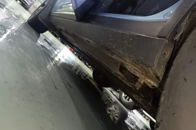 Used BYD Tang New Energy 2024 DM-p Champion Edition 215 km All-Wheel-Drive Flagship Model Left Side Sill