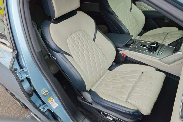 Used BYD Tang New Energy 2024 DM-p Champion Edition 215 km All-Wheel-Drive Flagship Model Right Front Seat