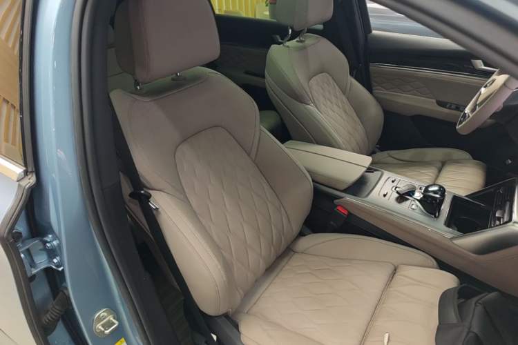 Used BYD Tang New Energy 2024 DM-p Champion Edition 215 km All-Wheel-Drive Flagship Model Right Front Seat