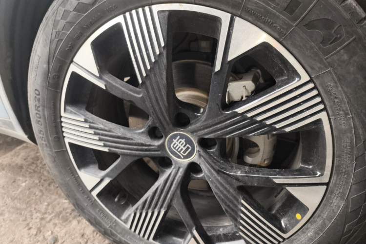 Used BYD Tang New Energy 2024 DM-i Glory Edition 112KM Flagship Model Right Front Wheel Hub