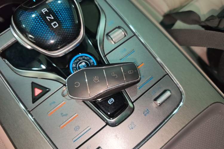 Used BYD Tang New Energy 2024 DM-p Champion Edition 215 km All-Wheel-Drive Flagship Model Vehicle Key