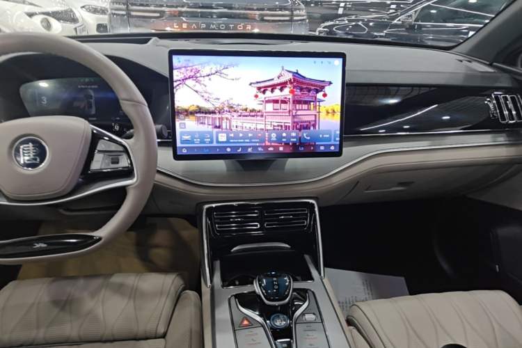 Used BYD Tang New Energy 2024 DM-i Glory Edition 200KM Flagship Model Audio And AC Panel