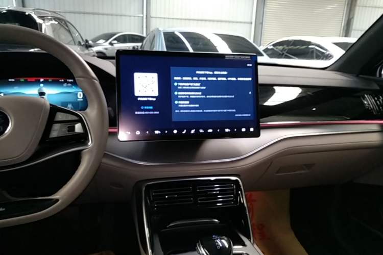 Used BYD Tang New Energy 2024 DM-i Glory Edition 200KM Flagship Model Audio And AC Panel