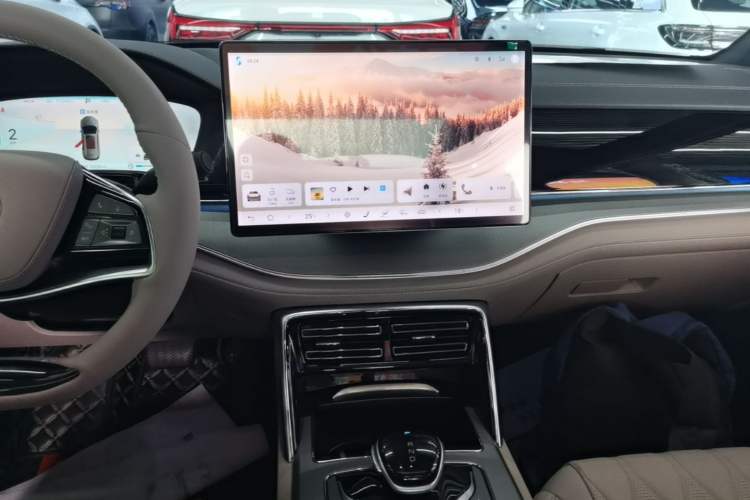 Used BYD Tang New Energy 2024 DM-i Glory Edition 112KM Prestige Model Audio And AC Panel