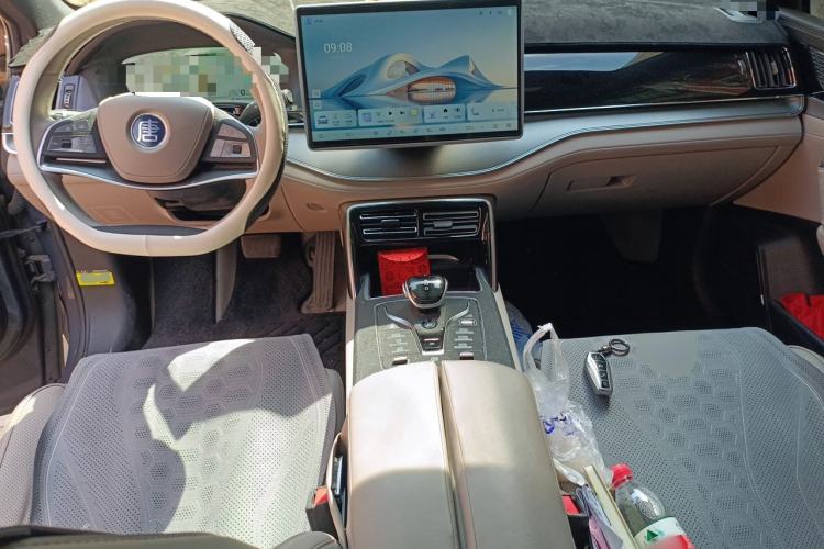 Used BYD Tang New Energy 2024 DM-i Glory Edition 200KM Flagship Model Center Console