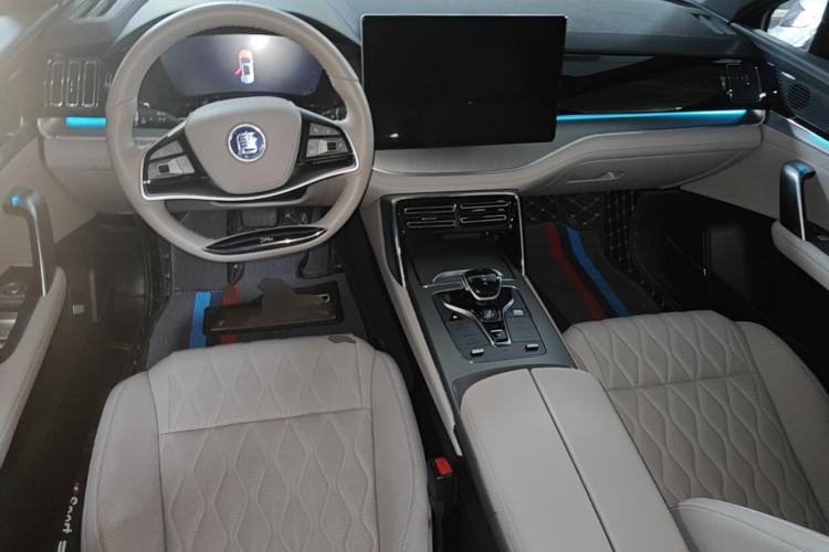 Used BYD Tang New Energy 2024 DM-i Champion Edition 200KM Deluxe Model Center Console